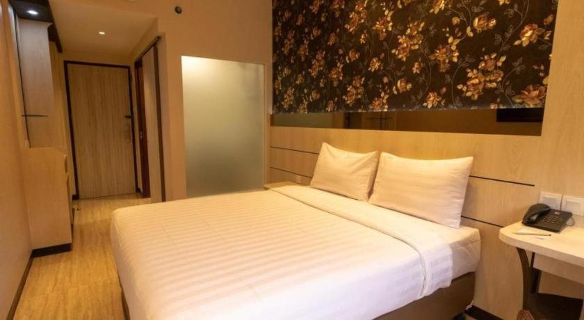 Mine Home Hotel By Sovia Bandung Exterior foto